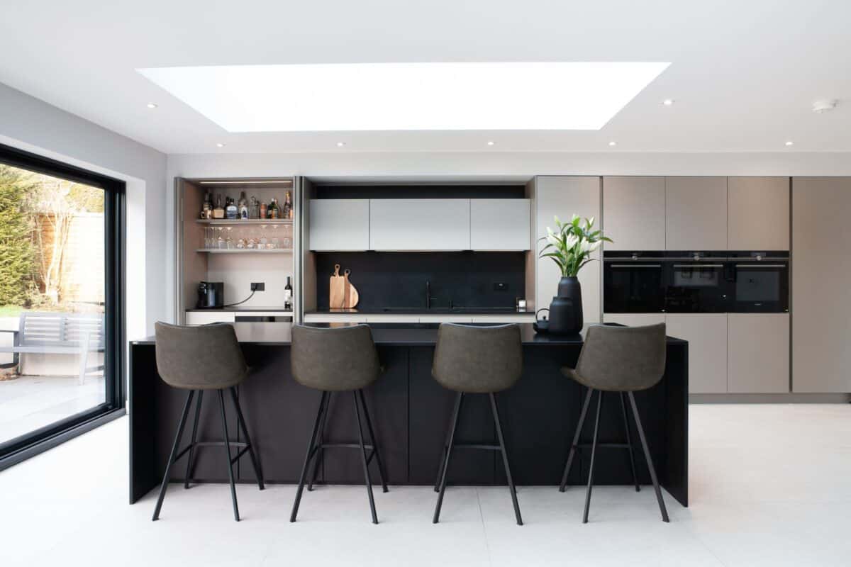 9 Fantastic Ways To Add Character To Your Contemporary Kitchen Kitchen Bar Stools